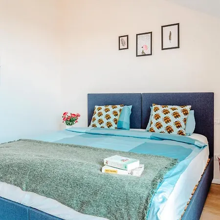 Retreat Aparthotel