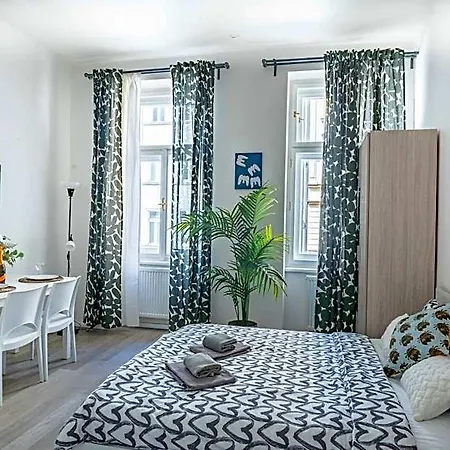 Aparthotel Retreat 4*